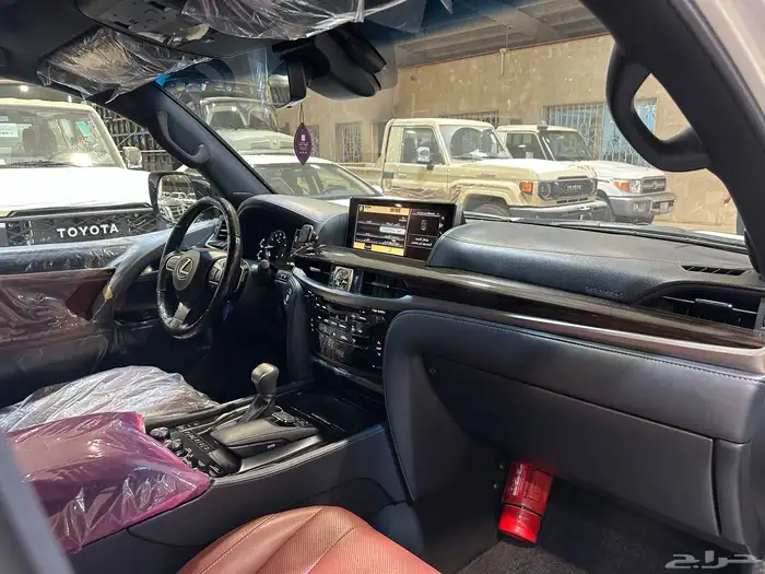 جيب لكزس LX570 سبورت 2020 فطيمي على الشرط 36