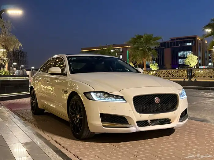 جاكوار XF 2018 3