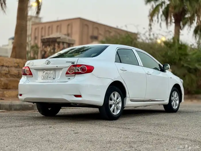 للبيع كورلا 2012 (XLI 1.6) نص فل ((نظيفة)) 8