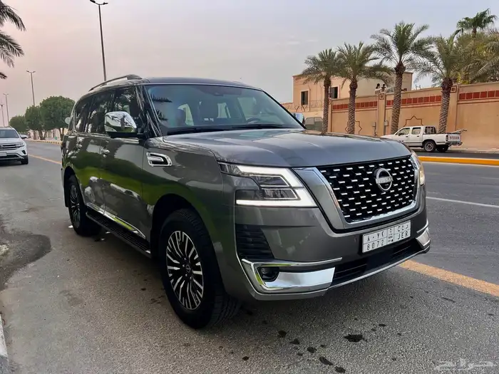 نيسان بلاتينيوم 2023 بحالة ممتازة 2