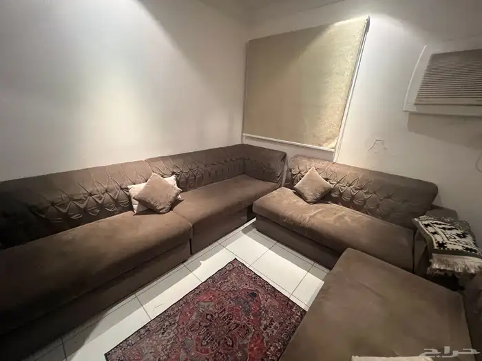 كنب للبيع مستعجل ب 150 لا يجود فيه كسور مع المخدات 0