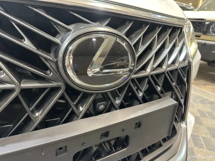 جيب لكزس LX570 سبورت 2020 فطيمي على الشرط 11