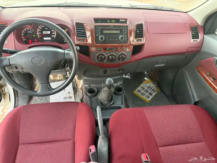 تويوتا هايلوكس 2013 GLX غمارتين مخزنه شبه جديده 26