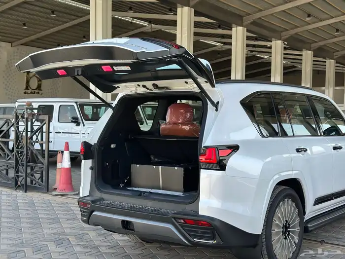 لكزس LX600 VIP فل بريمي 2025 4