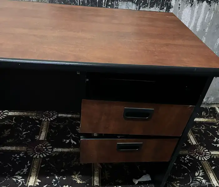 مكتب ومكتبة ومدخل 0