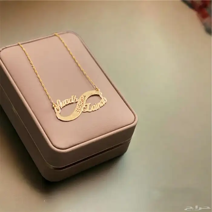 سلاسل فضة ب اسماء 24