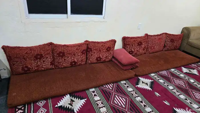 للبيع جلسات و كنبات 0