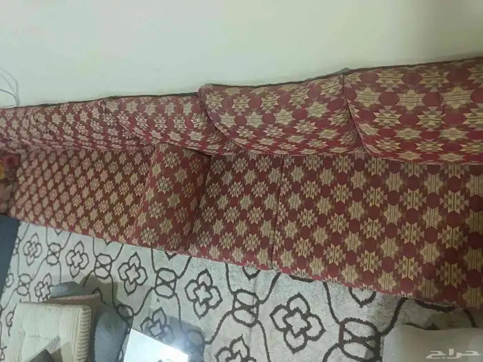 للبيع جلسه ارضيه نظيفه وسليمه تتكون من 4 دواشق 12 مسند 4 تكا 0