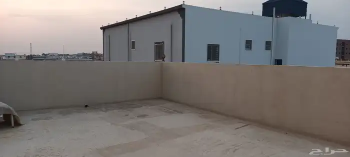 دور بحوش مبلط ومسبح للبيع أو للإيجار في الكدرة مقابل الباخرة 45