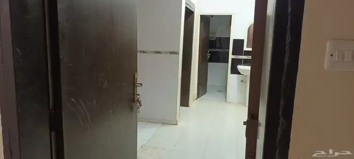 دور بحوش مبلط ومسبح للبيع أو للإيجار في الكدرة مقابل الباخرة 26