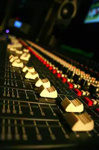 لطلب الشيلات والزفات بالأسماء التواصل على الرقم 5