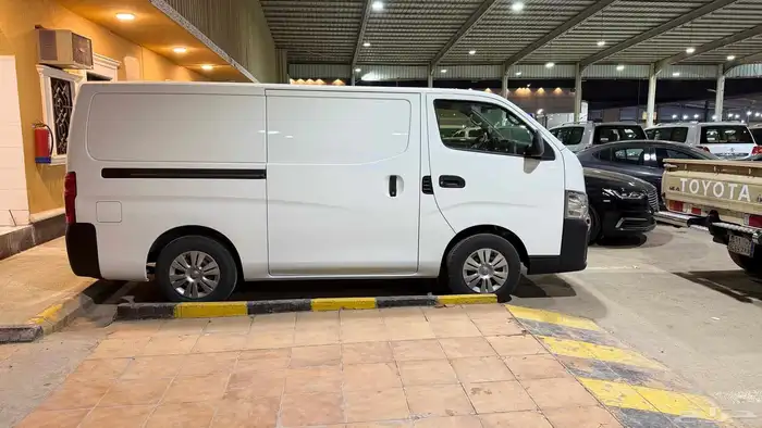 نيسان اورفان 2023 بضاعه ديزل للبيع 4