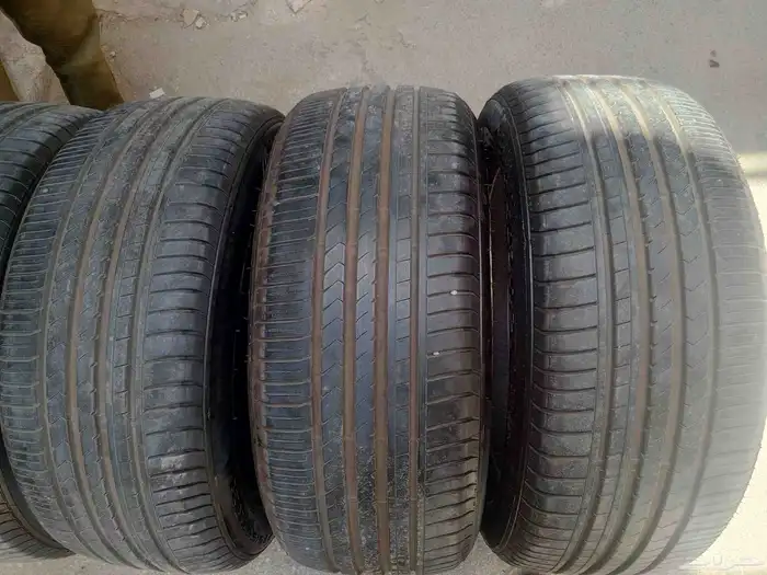 كفرات مستعمله شبه جديد صيني مقاس 275 50 21 1