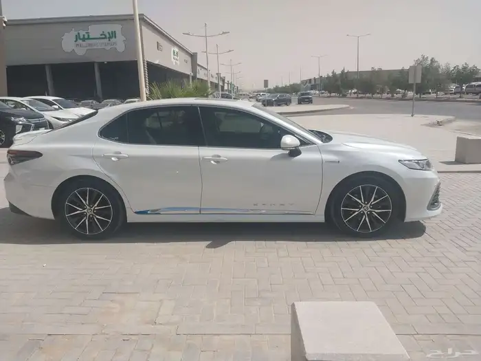 للبيع تويوتا كامري موديل 2022 2