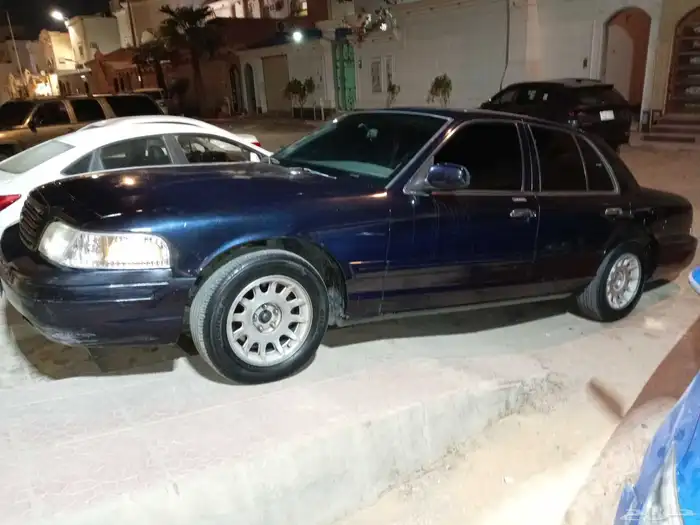فورد فكتوريا أمريكي نظيف موديل 1999 1