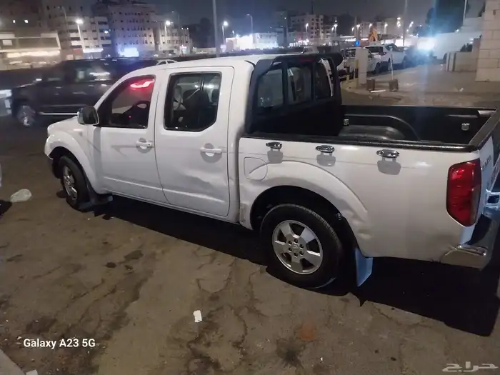 Nissan Navarra 2010 3