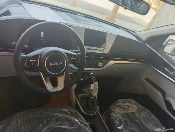 كيا كارينز LX موديل 2025 وارد الجبر 8