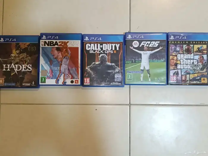 جهاز ps4 سليم معاه يدين والاشرطه معاه512 جيجا ب 900 ريال 3