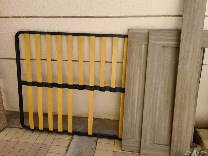 سرير بدون مقابل 0