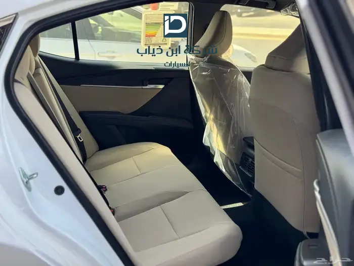 تويوتا كامري E هايبرد 2025 1