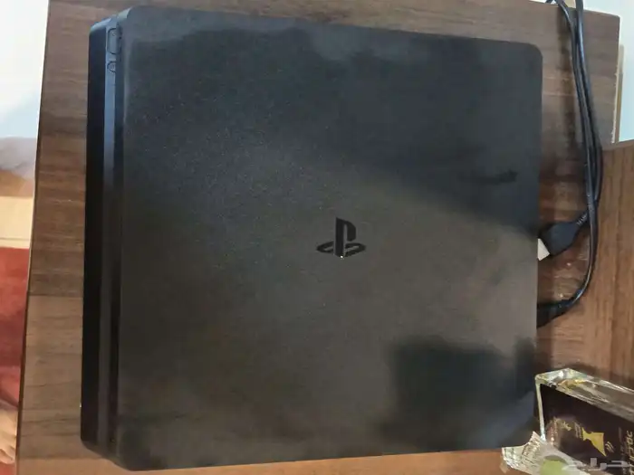 جهاز ps4 سليم معاه يدين والاشرطه معاه512 جيجا ب 900 ريال 6