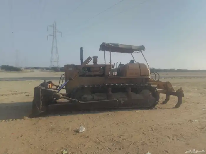 بلدوزر 65 على 6 للايجار 3