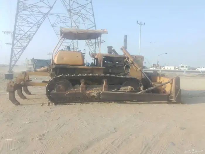 بلدوزر 65 على 6 للايجار 1
