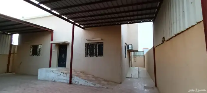 دور بحوش مبلط ومسبح للبيع أو للإيجار في الكدرة مقابل الباخرة 39