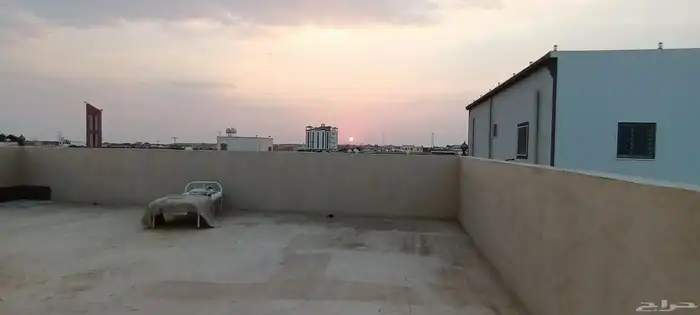 دور بحوش مبلط ومسبح للبيع أو للإيجار في الكدرة مقابل الباخرة 46