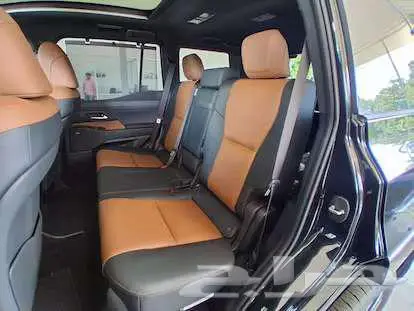 Lexus GX 550 Luxury اصفار 17