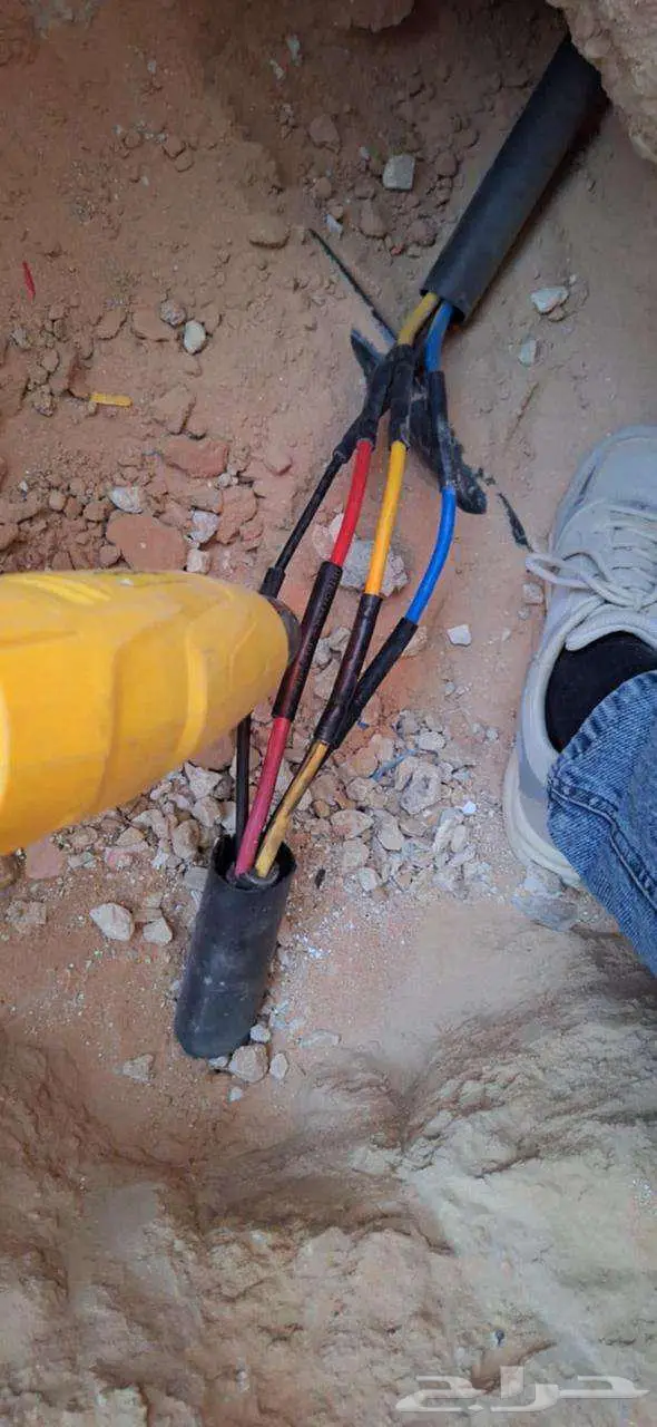 جهاز فحص اعطال الكابلات في الأرض وكشف التماس الكيبل 2