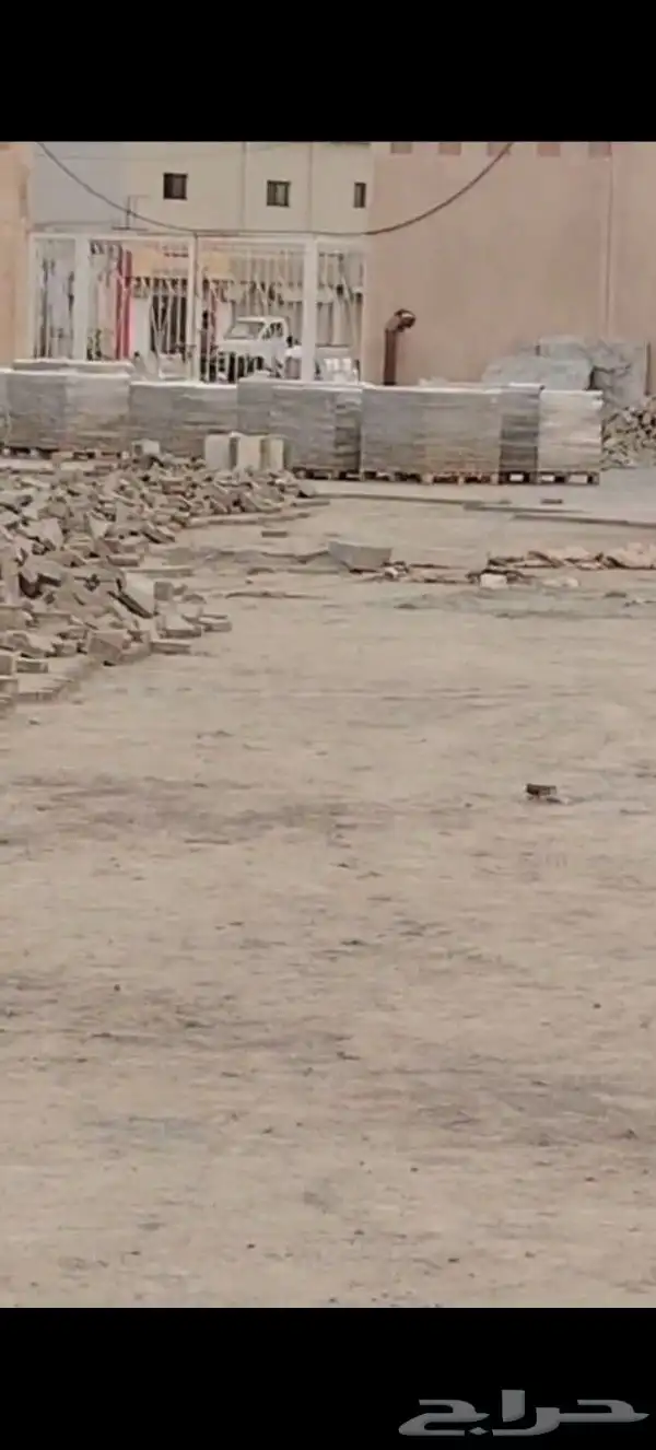 انترلوك مستخدم للبيع بسعر ممتاز الكميه محدوده 1