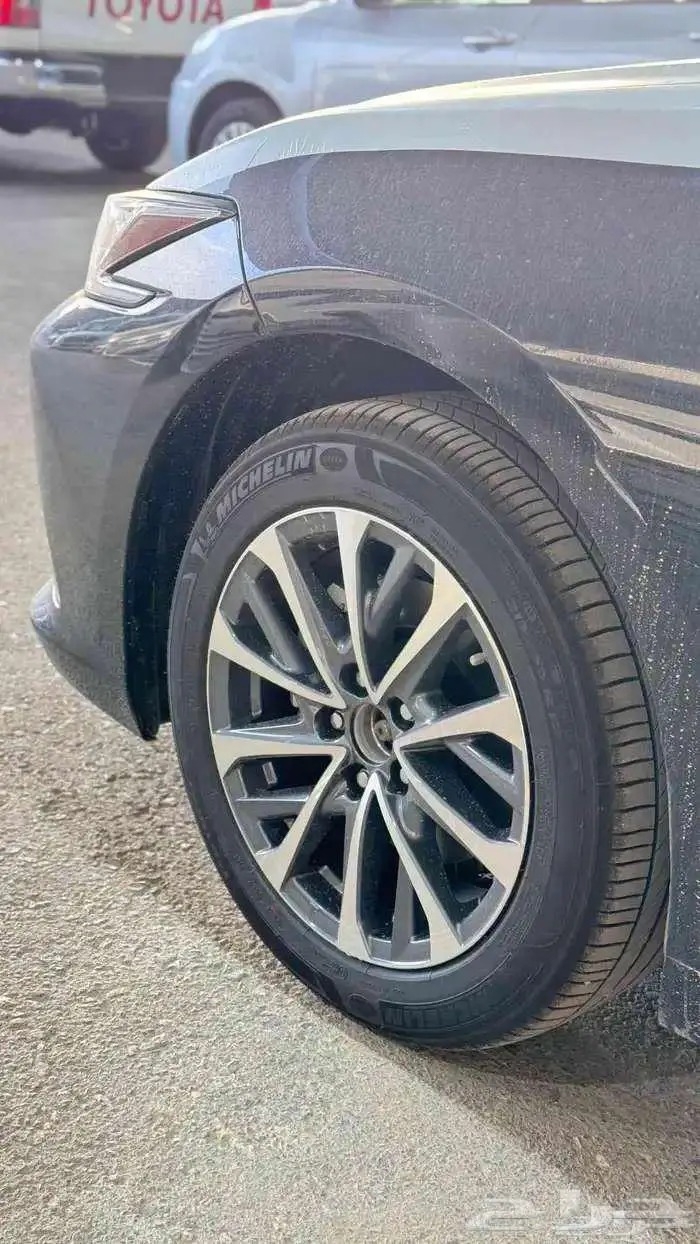 ليكزس ES 250 AA موديل 2025 سعودي 4