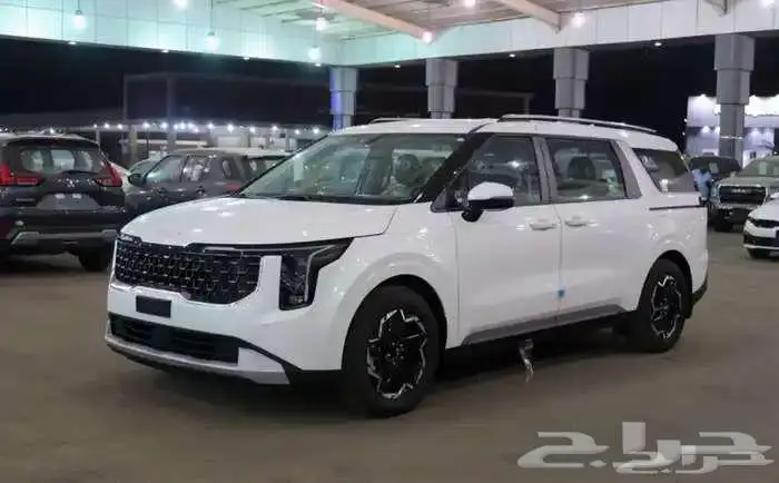 كيا كرنفال استاندرد موديل 2025 4