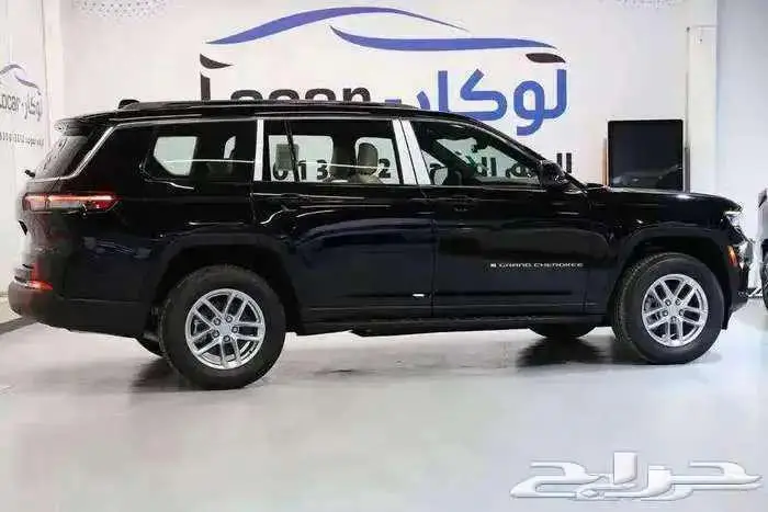 جراند شيروكي 2025 لاريدو 3