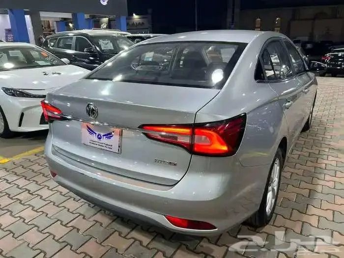 ام جي 5 2023 نص فل متاح تقسيط 4