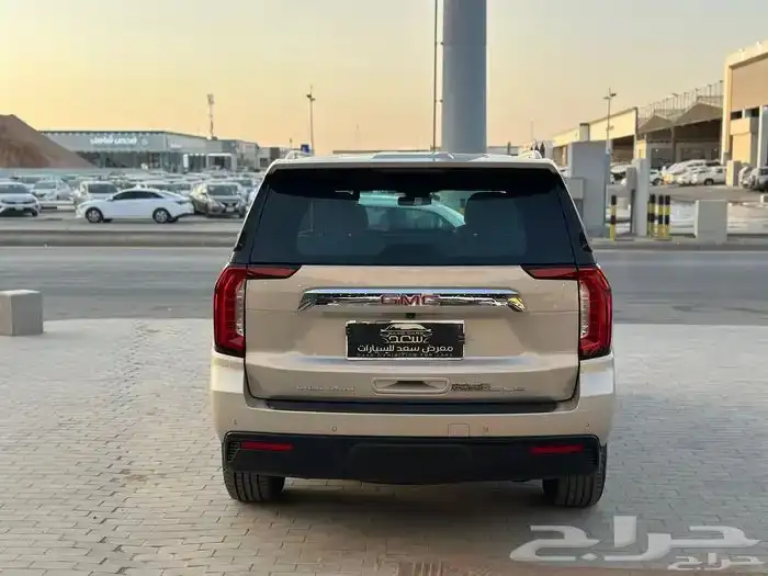 جي ام سي يوكن SLE ذهبي 2023 6