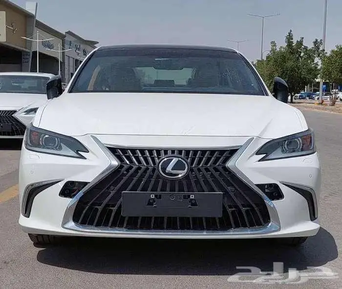 لكزس ES 350 cc نص فل 2025 بريمي كاش واقساط 0