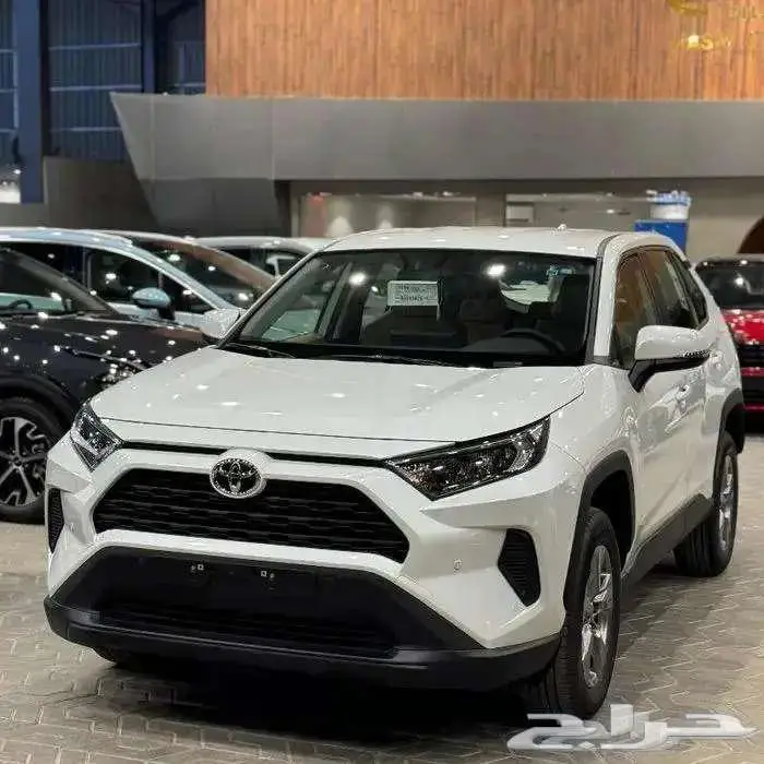 تويوتا راف فور LE بنزين دفع رباعي 2025 3