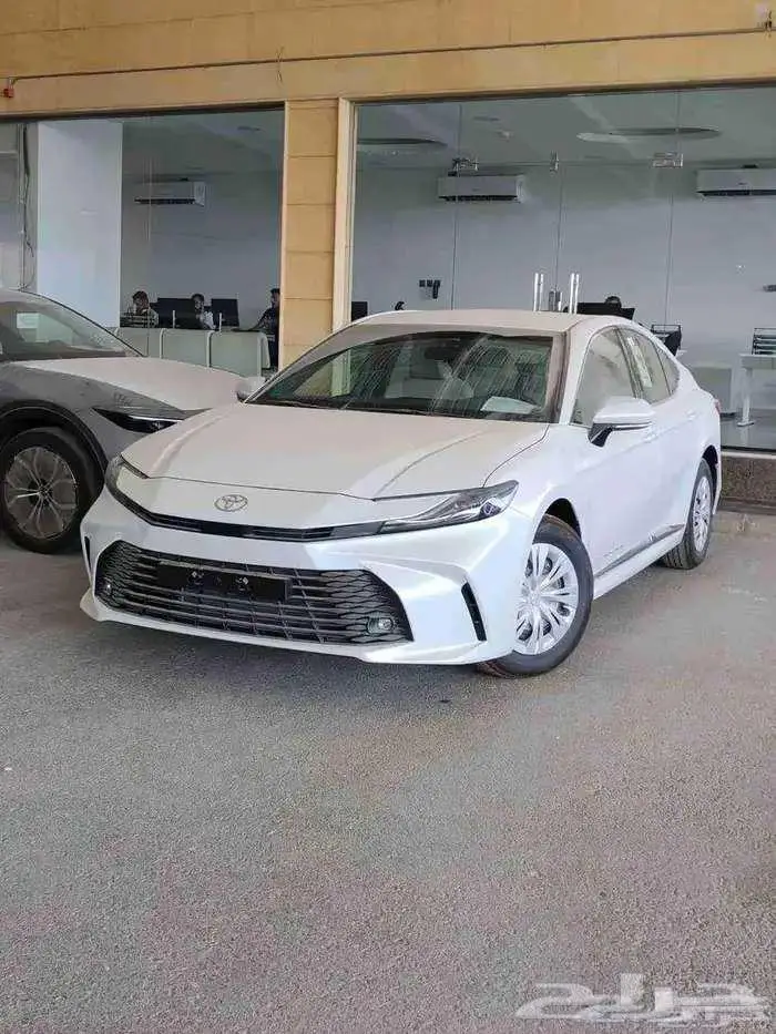 كامري E ستاندر طيس بنزين (الدفعة الأخيرة) 2025 لدى الحسن 0