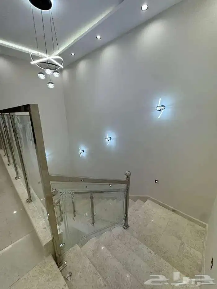 فيلا للبيع حي الملك فهد فاخرة دورين وملحق 5