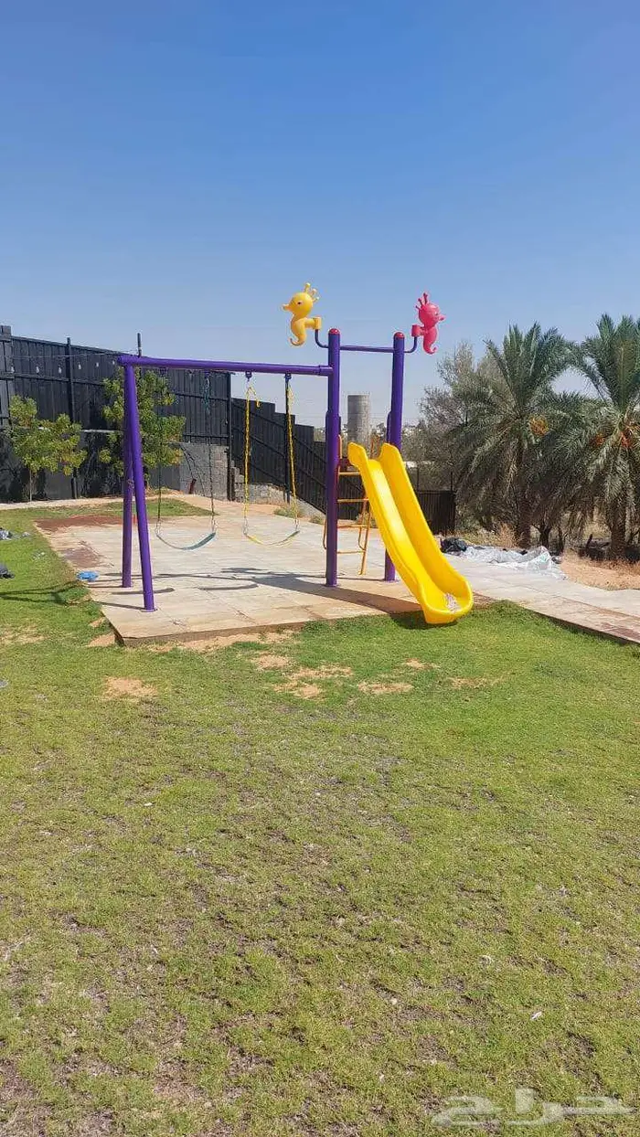 كل اللي تحتاجه موجود مراجيح والجلسات الحديدية والعاب متنوعة 28