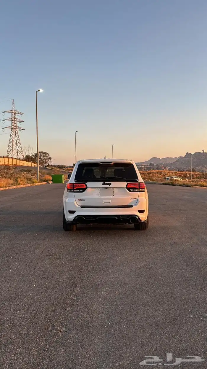 جراند شيروكي SRT بلاك اديشن 2014 7