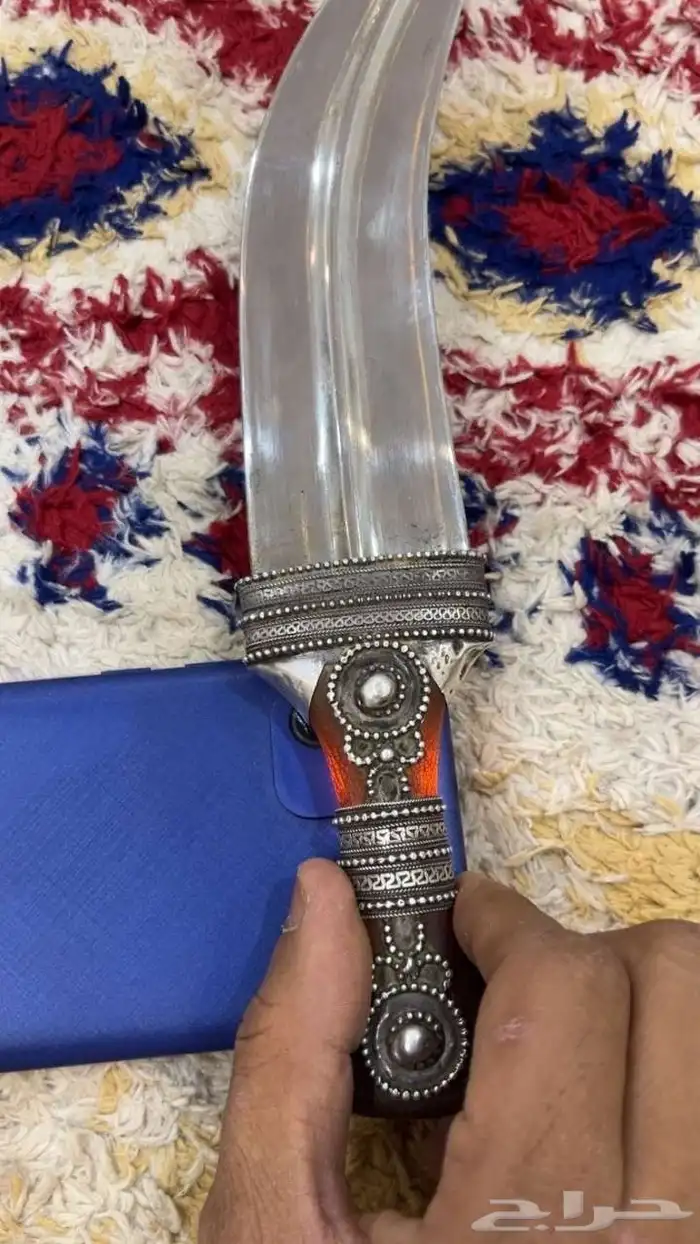 جنبينه زراف مسمار للبيع الرجاء التواصل عبر الواتس. 3