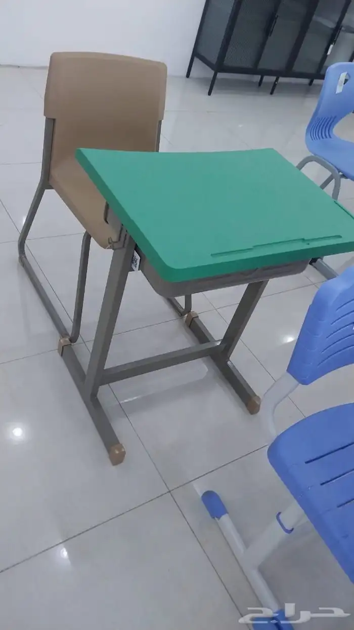 كراسي و طاولات و ألعاب أطفال 13