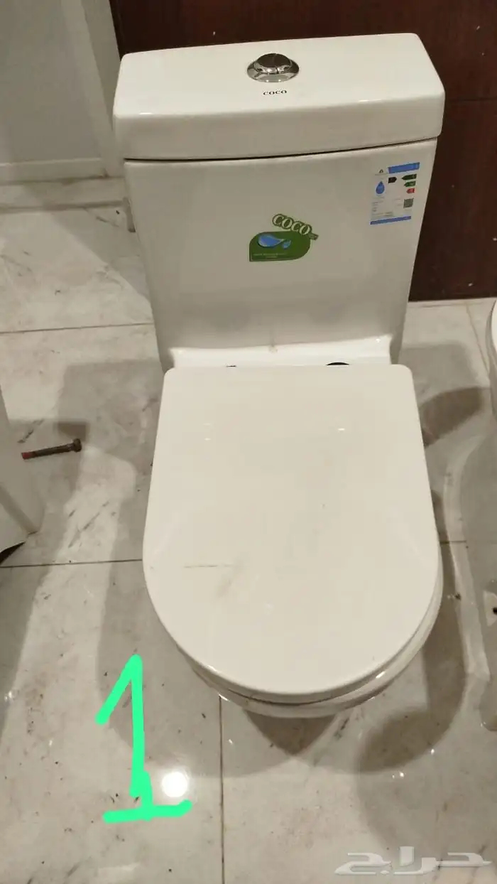 ابواب خشب وكرسي حمام نظيفة 6