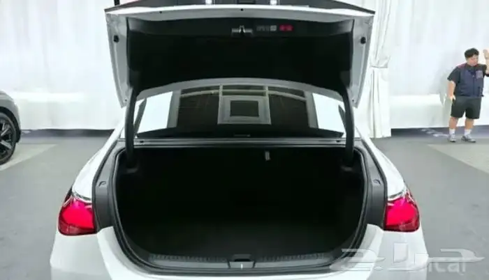 مرسيدس إيي 300 Benz E300 2025 14