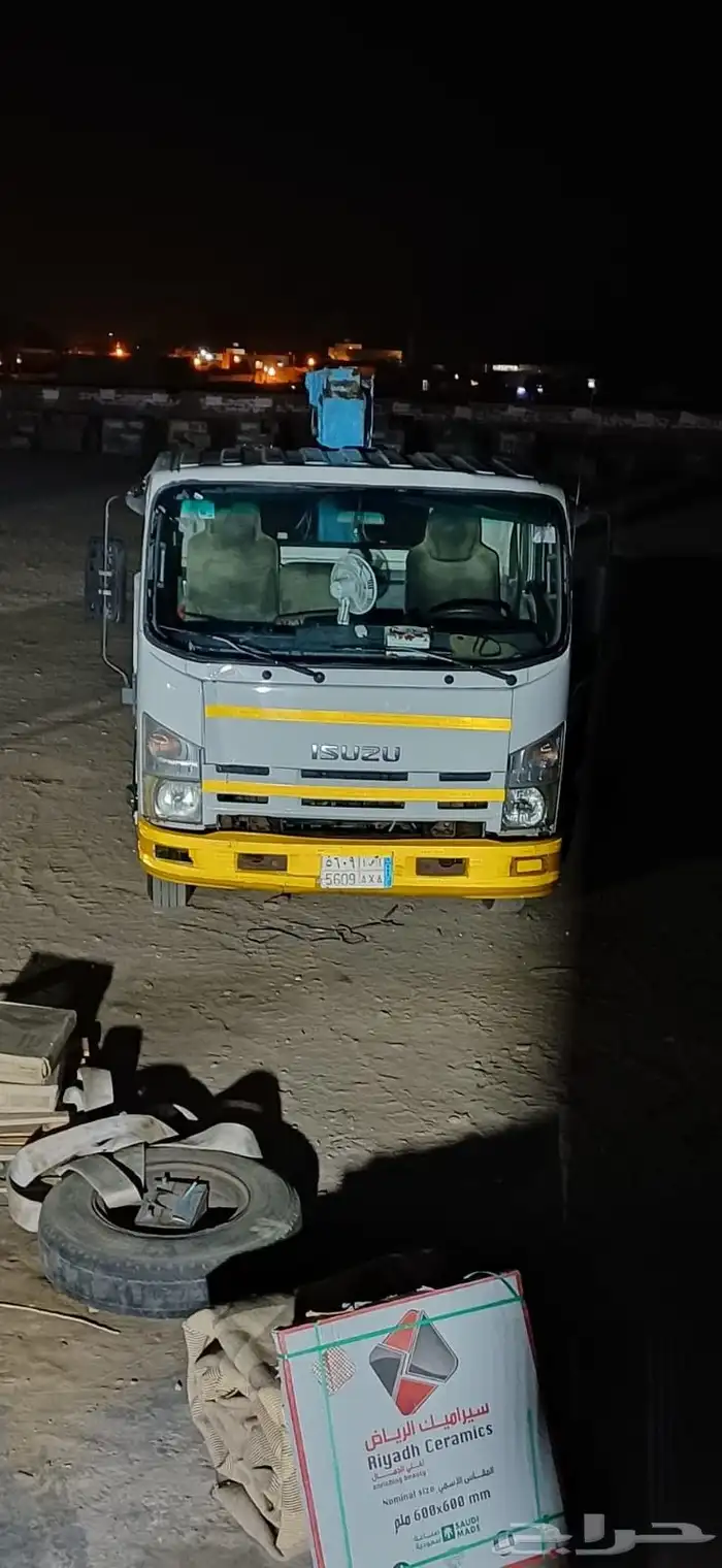 للبيع ديانه إيسوزو 2009 مع ونش تودانو 1