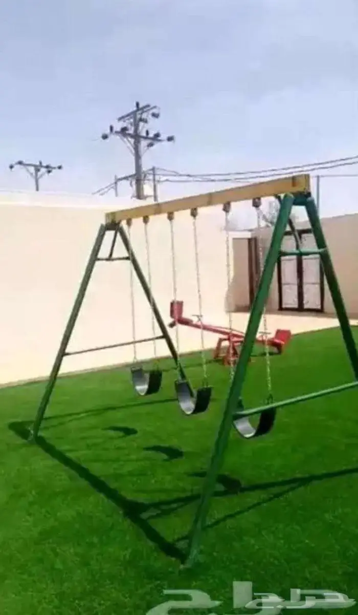 كل اللي تحتاجه موجود مراجيح والجلسات الحديدية والعاب متنوعة 0