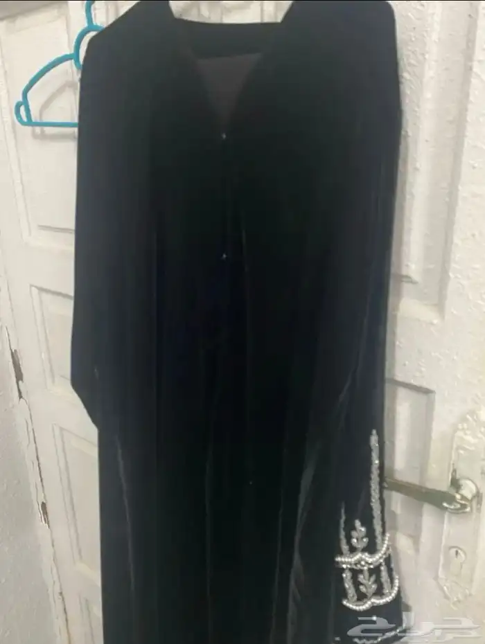 عباية مخمل اسود 2